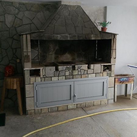 Aimilias Family Apartments Vrasná Dış mekan fotoğraf