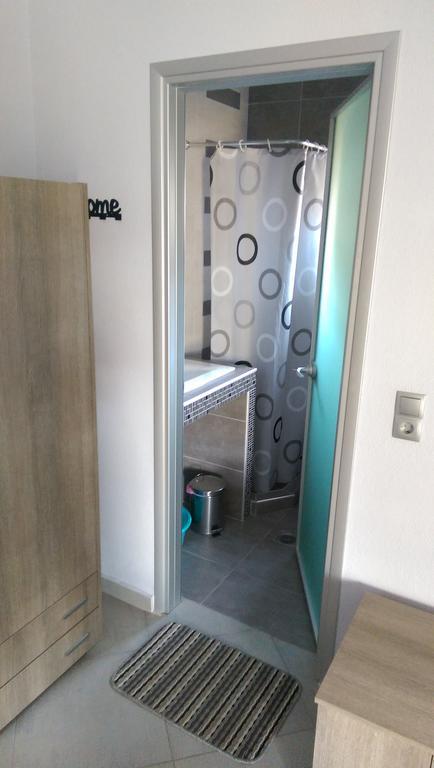 Aimilias Family Apartments Vrasná Dış mekan fotoğraf